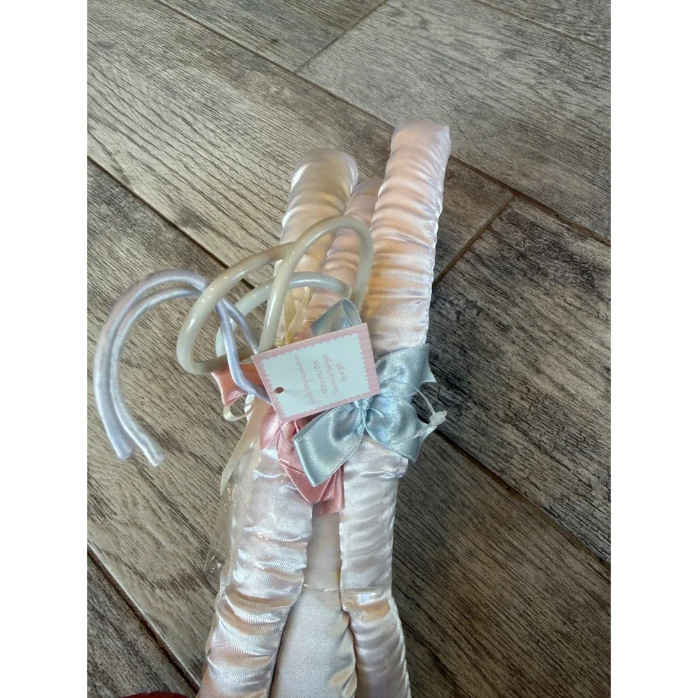 First Impressions Satin Baby Hangers NWT Lot of 5 Padded Bows Infant‎ Unisex